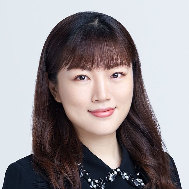 Angela  Du